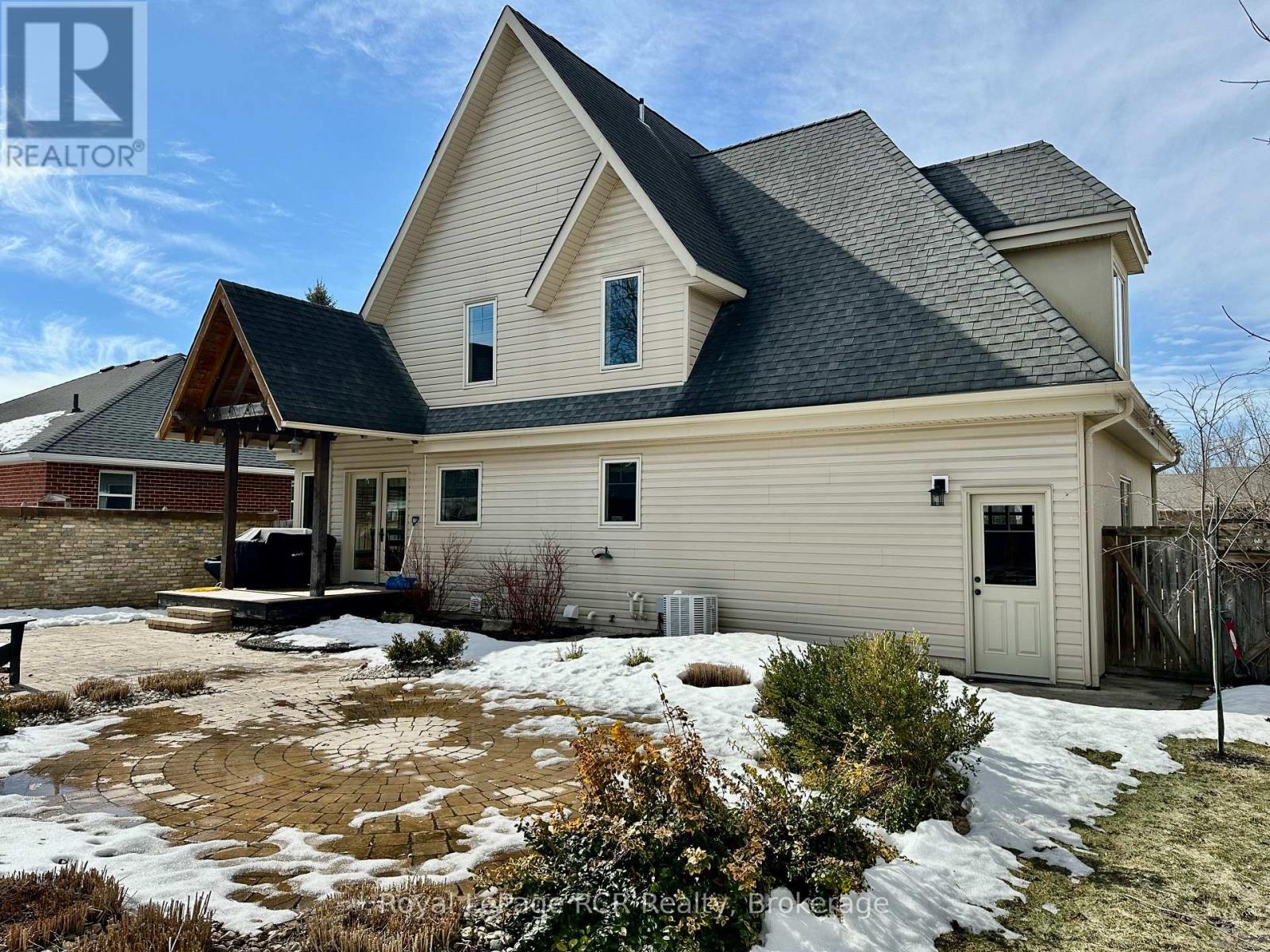 241 4TH STREET CRESCENT