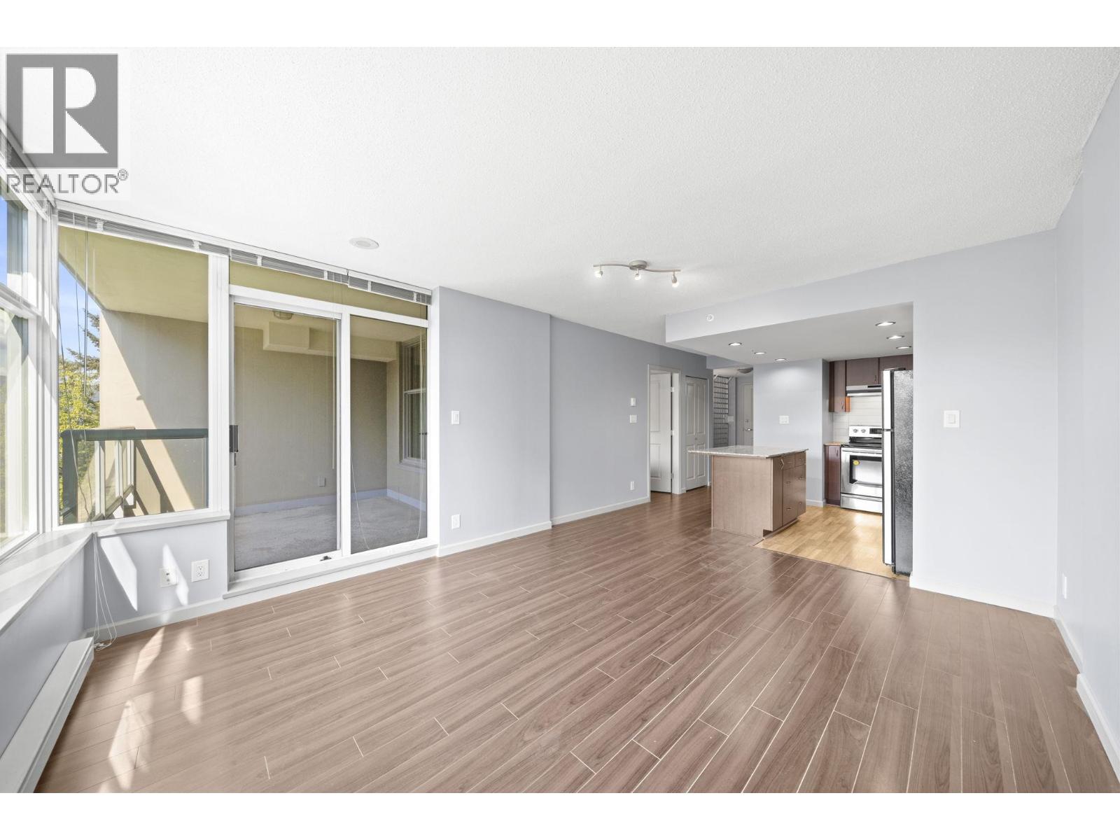 605 9262 UNIVERSITY CRESCENT