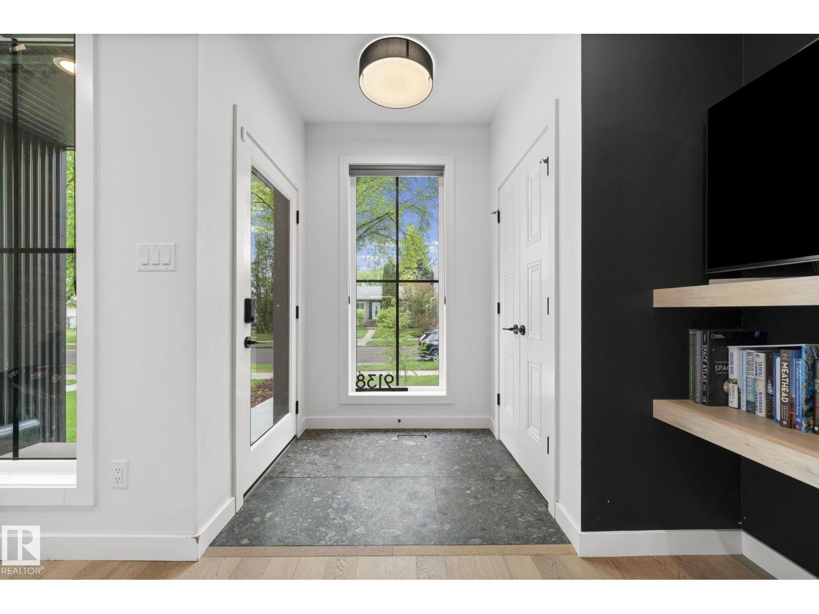 9138 71 AV NW