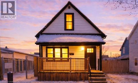 131 DUNCAN Street Welland ON L3B2E4