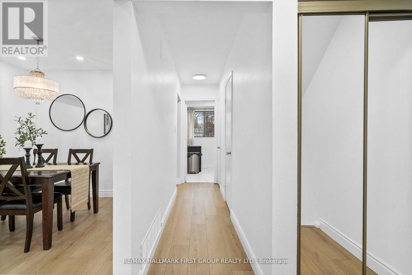 7 - 350 CAMELOT COURT