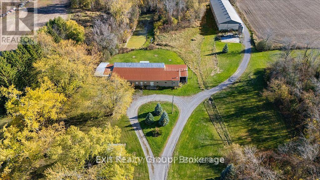 2421 COUNTY RD 3 - Photo 4