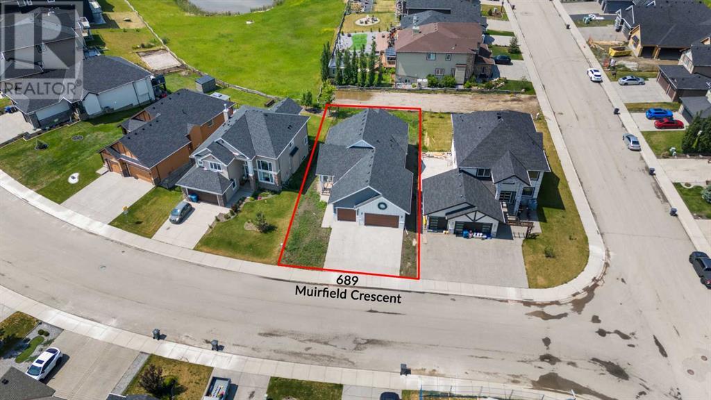 689 Muirfield Crescent