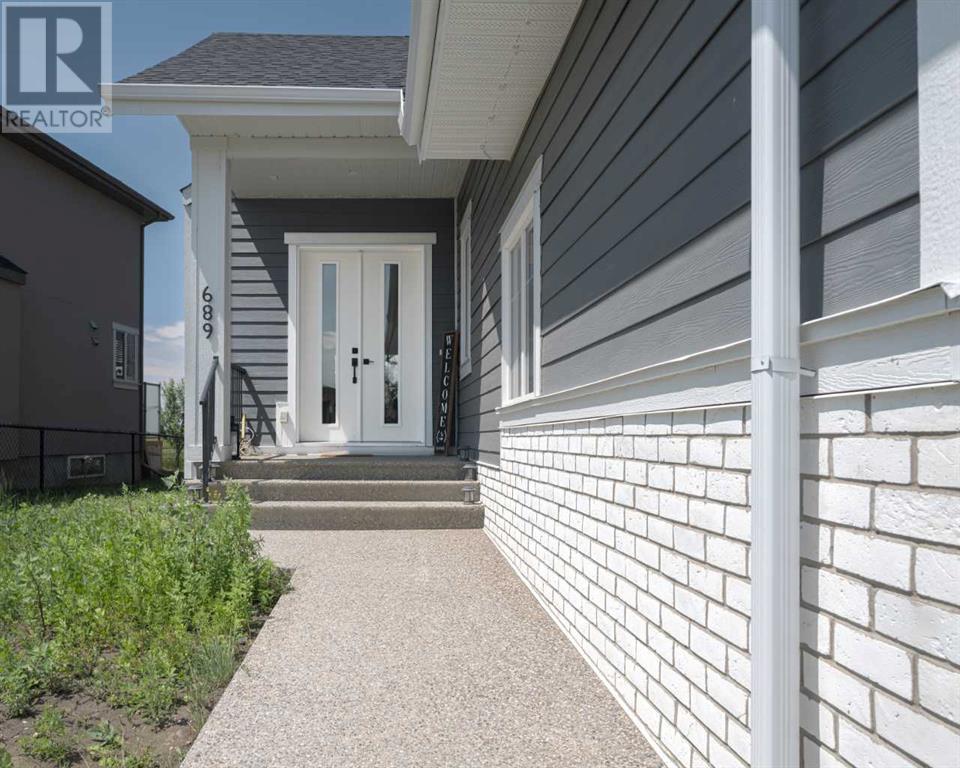 689 Muirfield Crescent