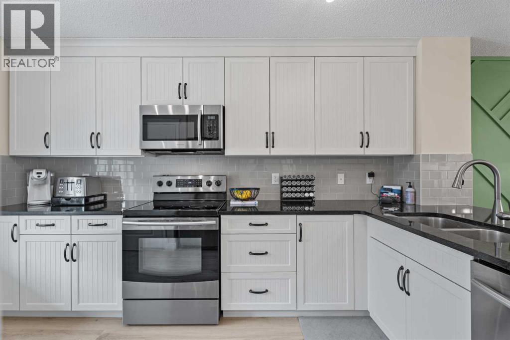 216 Copperpond Parade SE