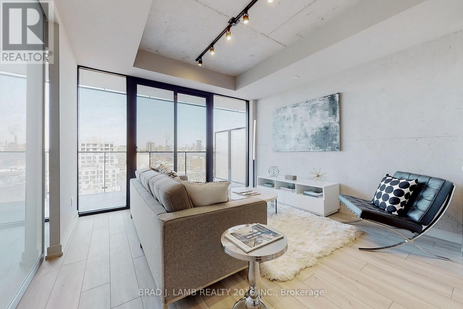 1601 - 458 RICHMOND STREET W