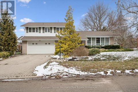 16 COLBORN STREET Guelph (Kortright East) ON N1G2M5