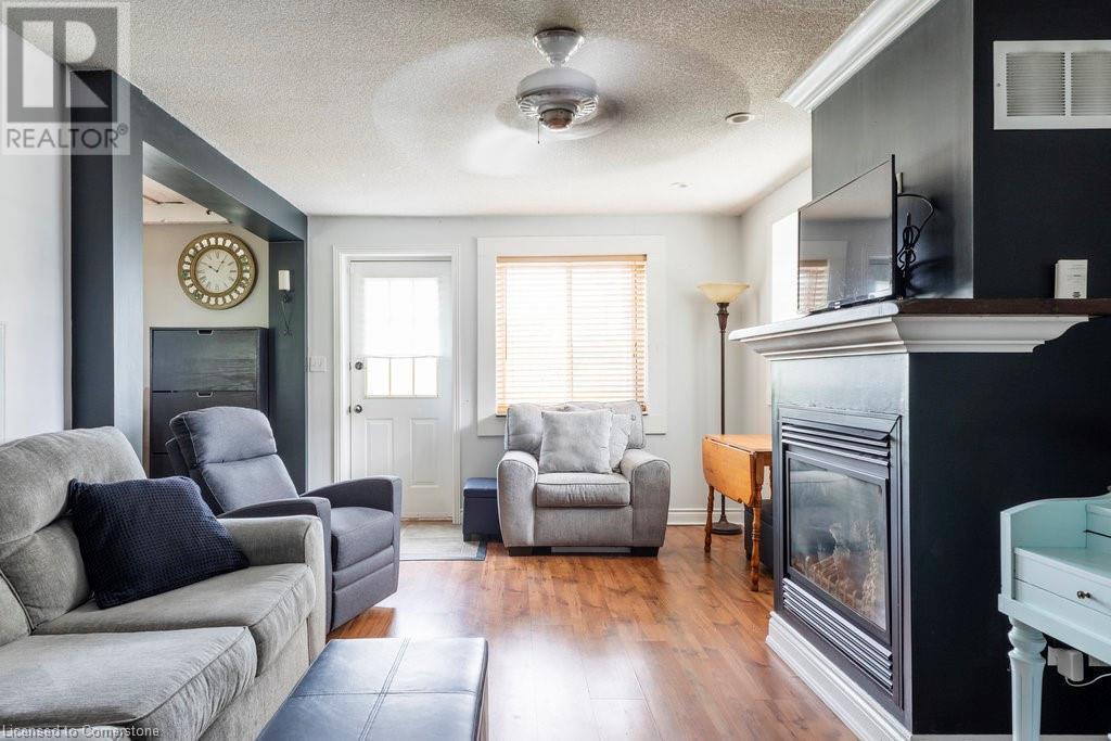 169 FORFAR Street W