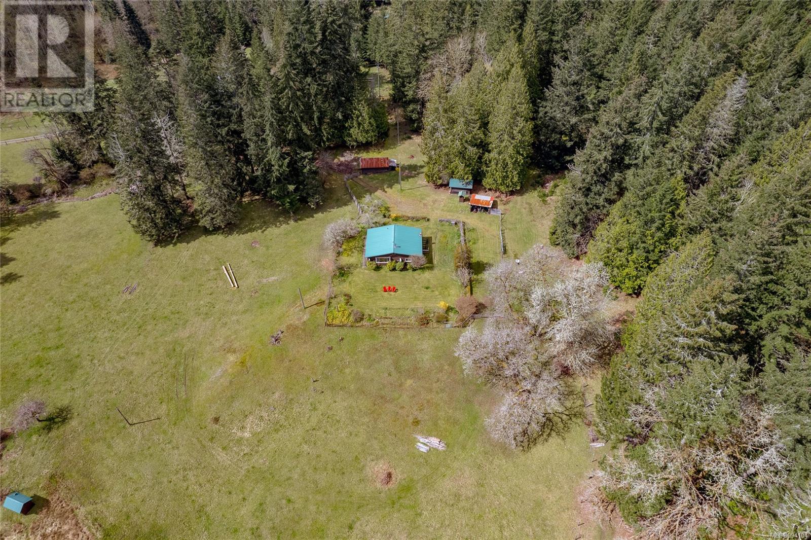 6633 Hillcrest Rd