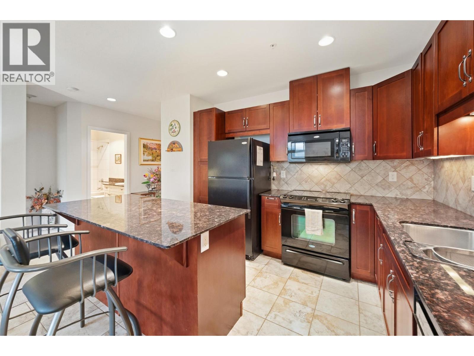 3301 Skaha Lake Road Unit# 704