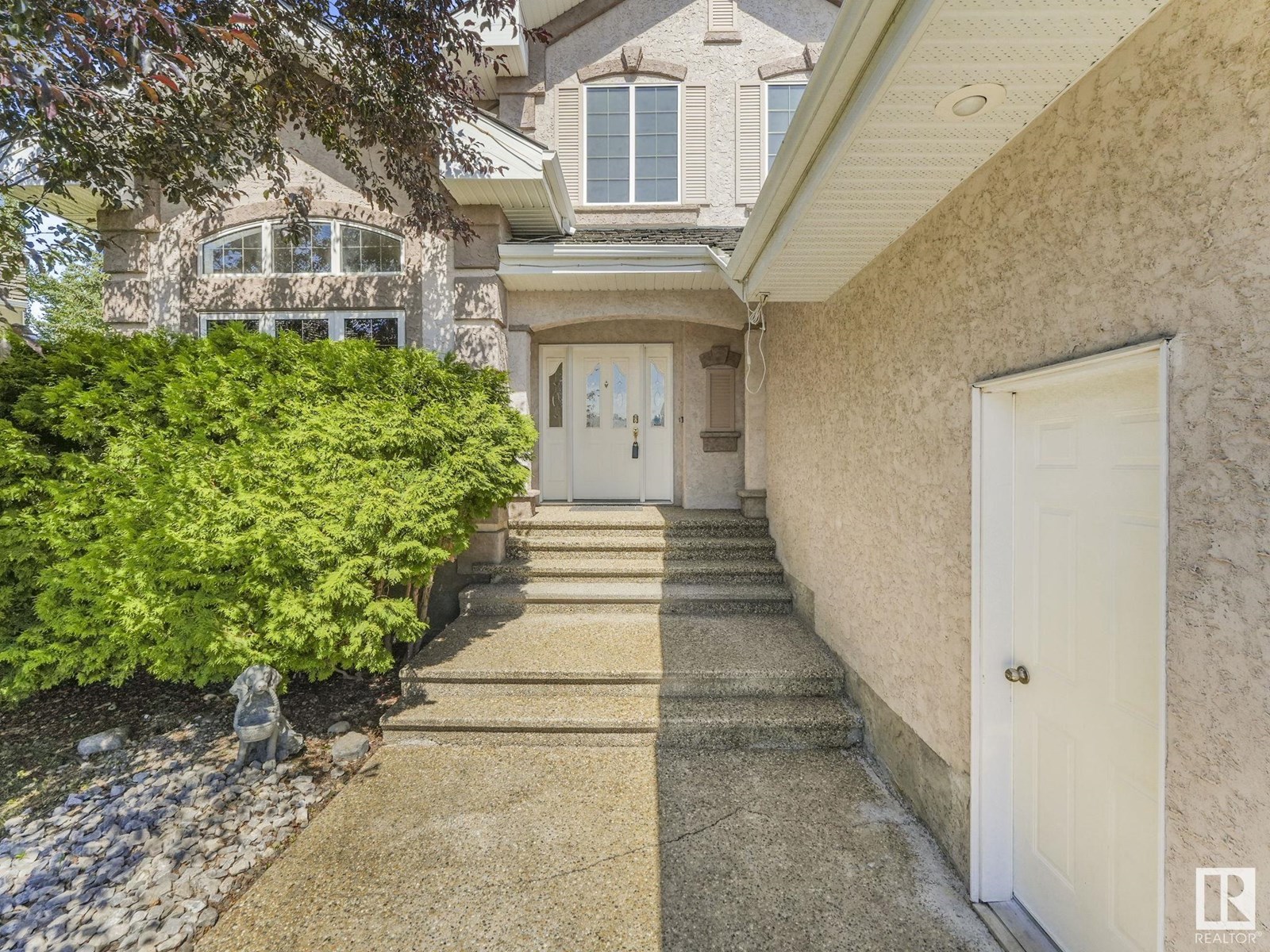 328 WHISTON CL NW