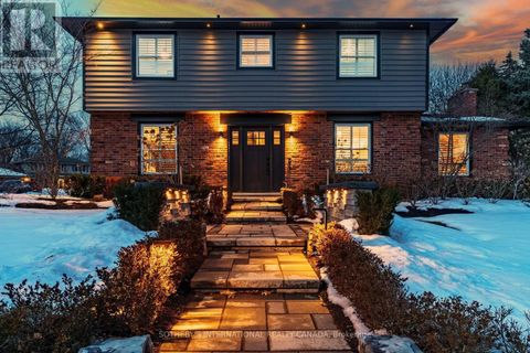 Property photo of 1905 four seasons drive, burlington (tyandaga), ON l7p3b1