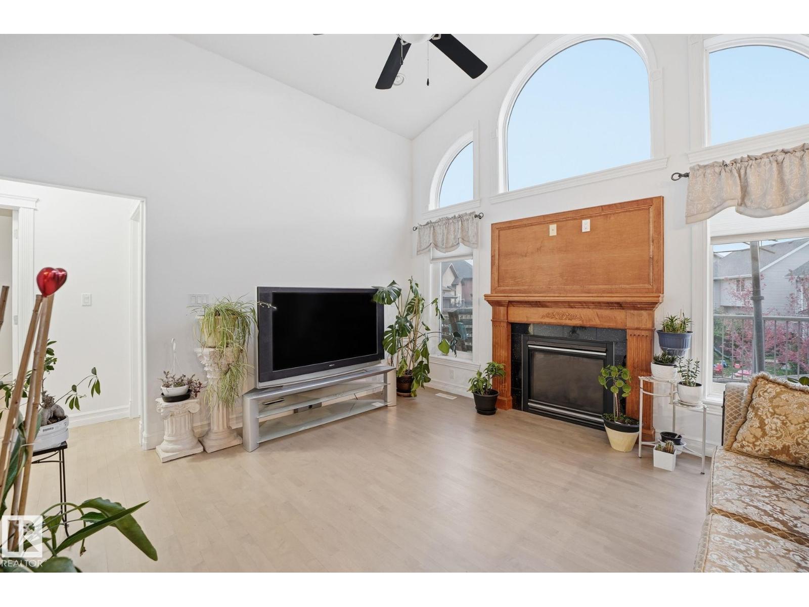 1324 70 ST SW