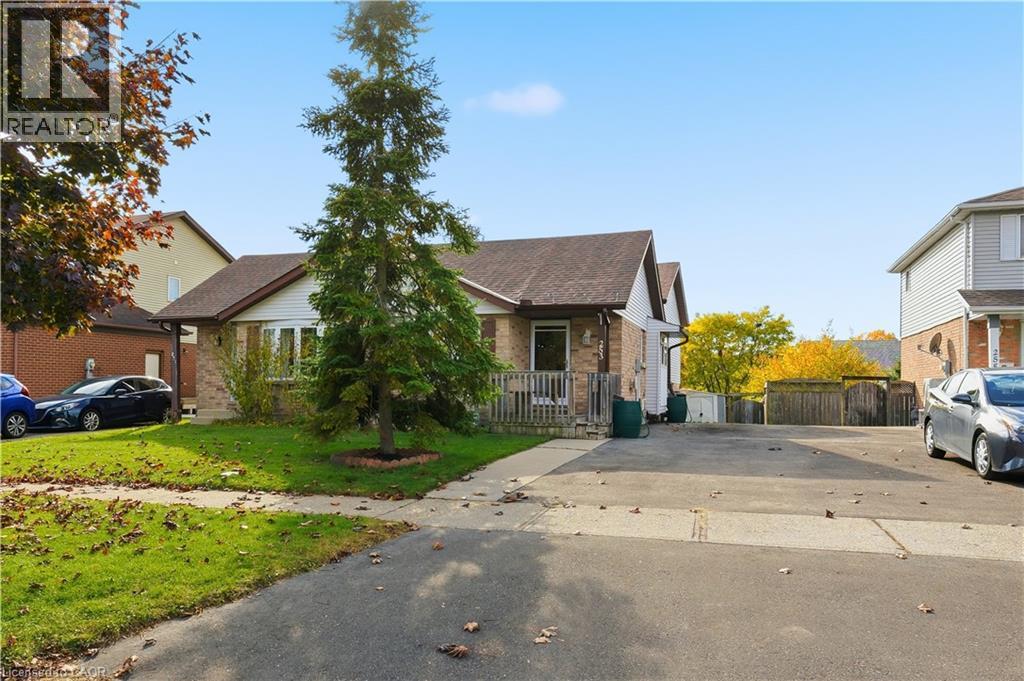 253 BENESFORT Crescent