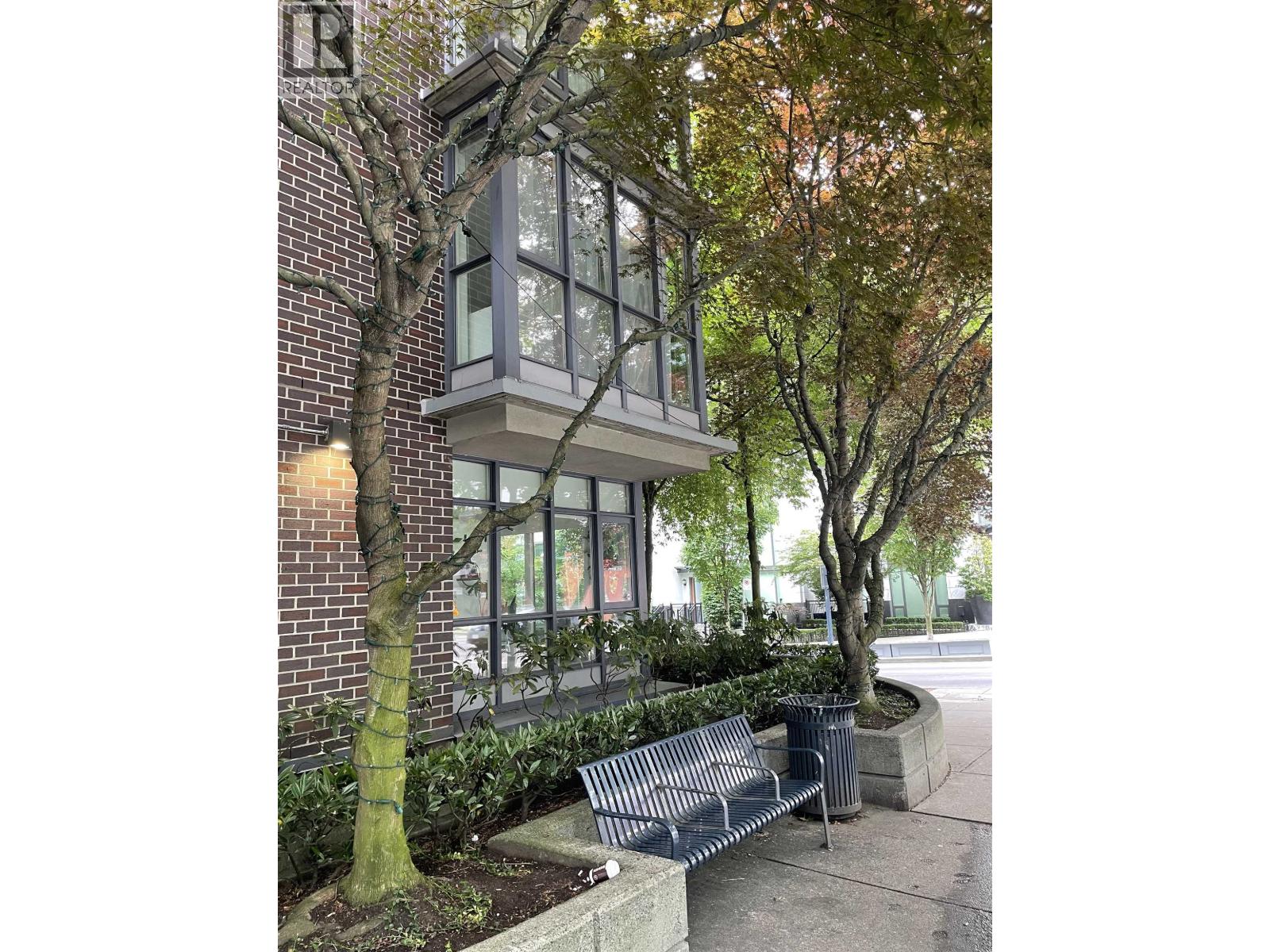 891 HELMCKEN STREET