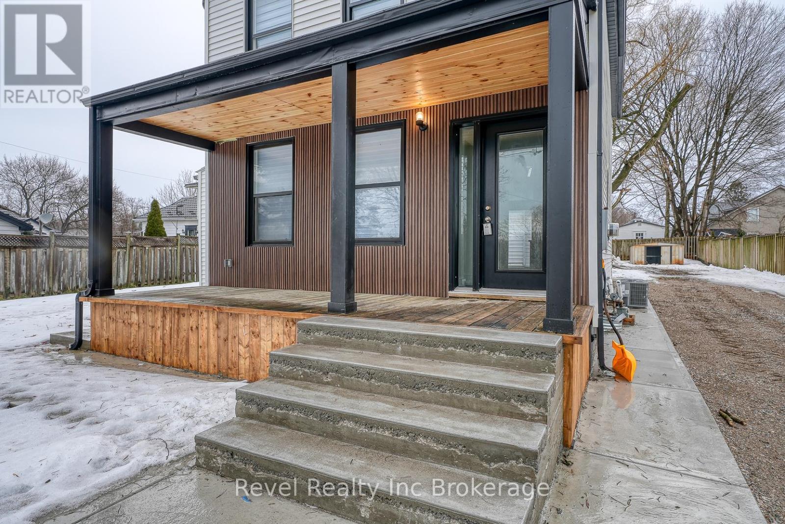 241 CHARLES STREET W