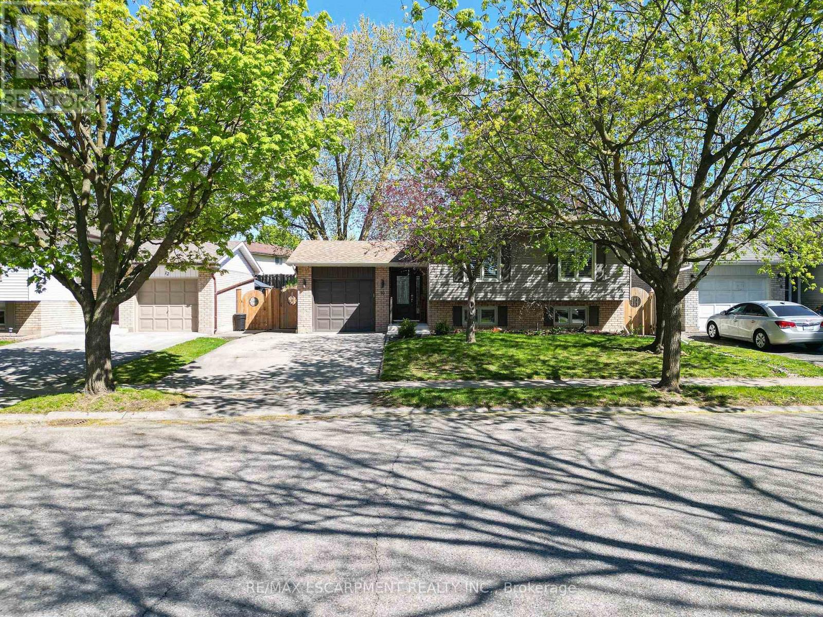10 MYRTLEVILLE DRIVE