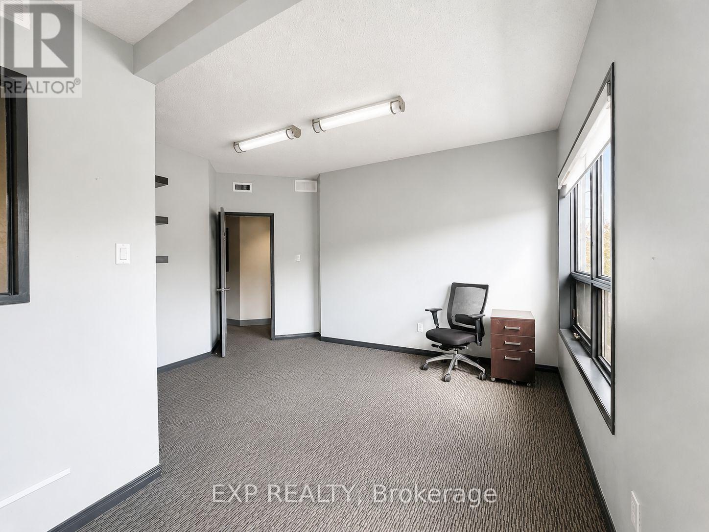 204 - 111 SHERWOOD DRIVE