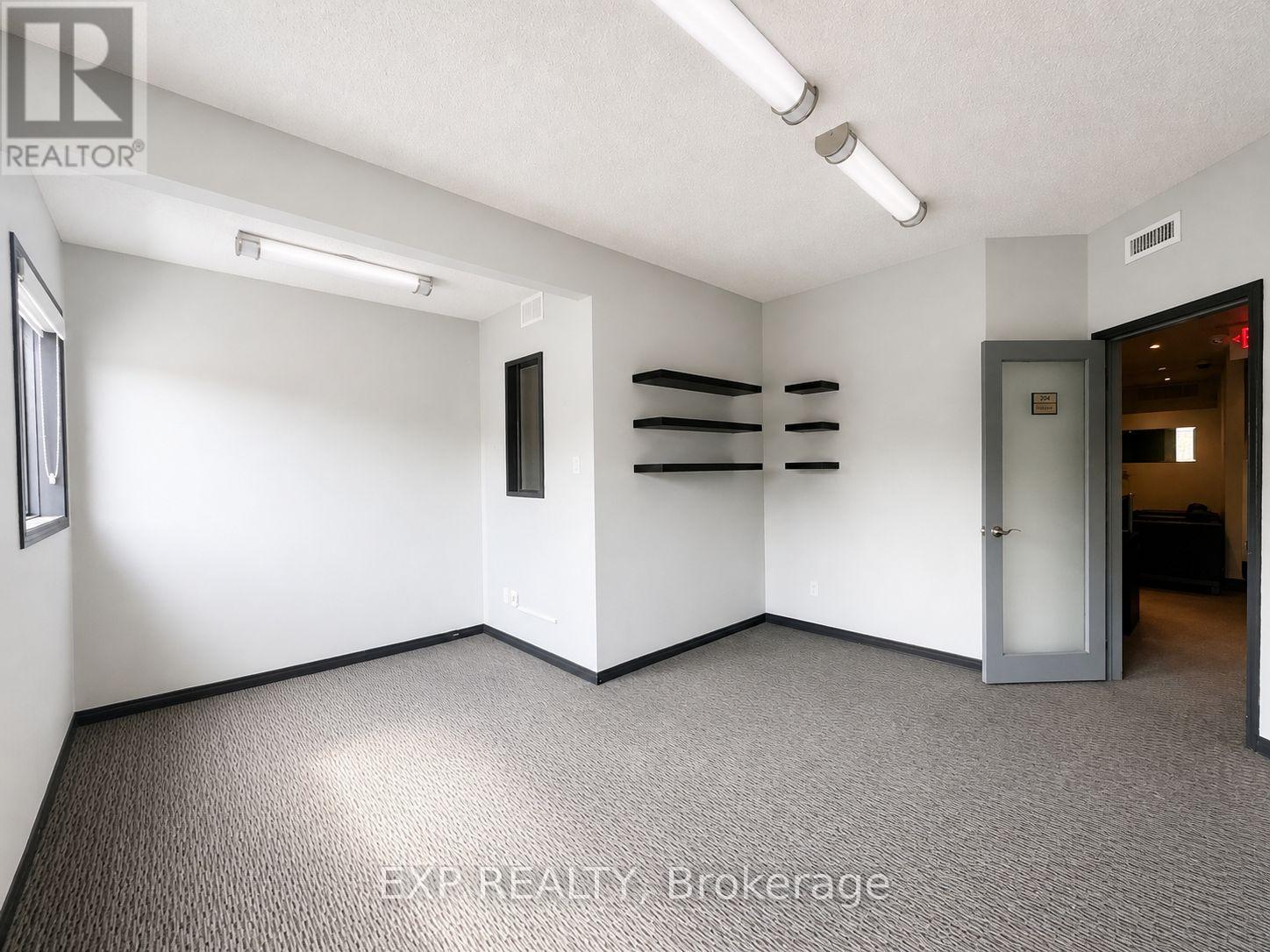 204 - 111 SHERWOOD DRIVE