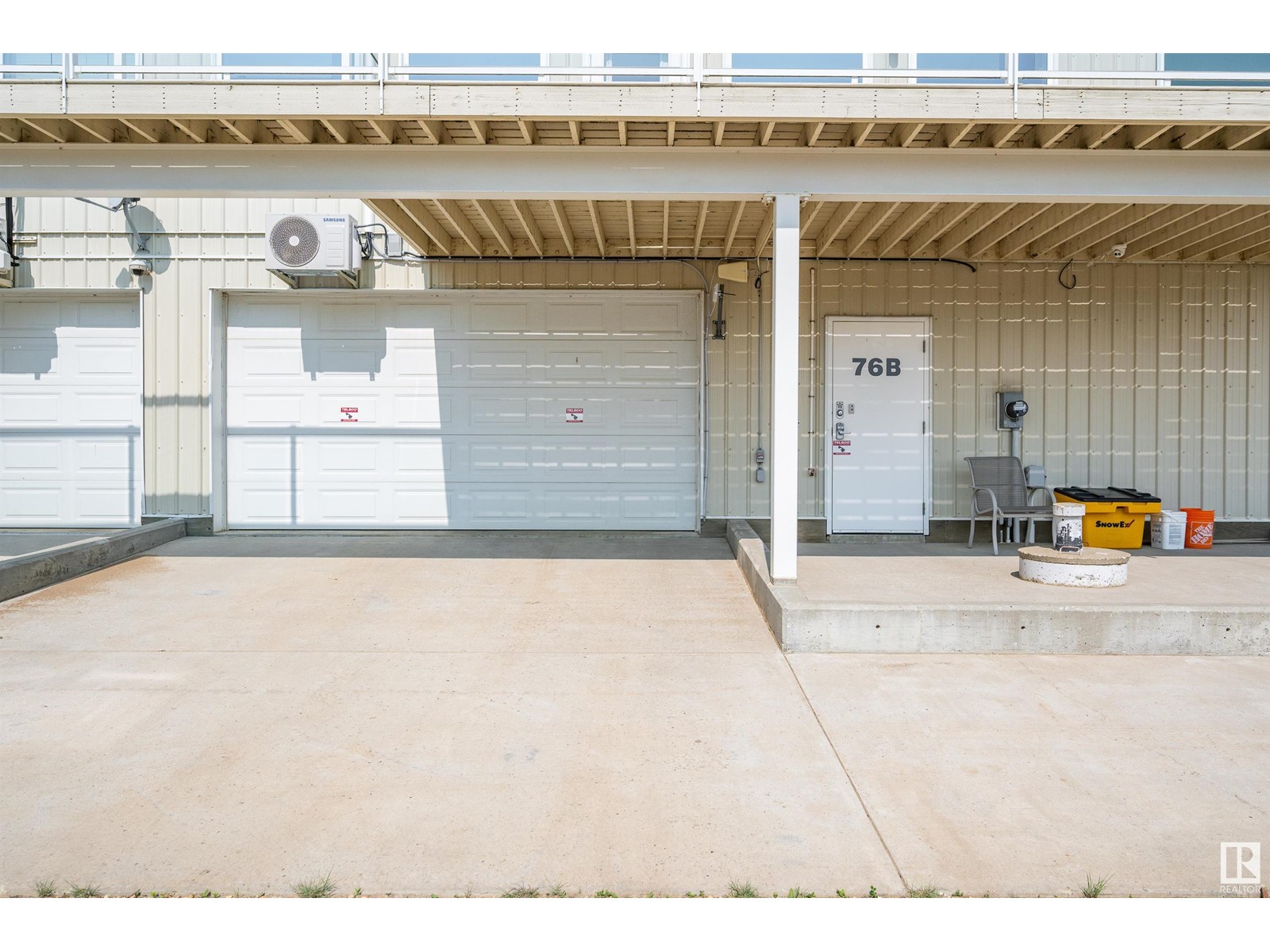 #76B 51401 RGE ROAD 221