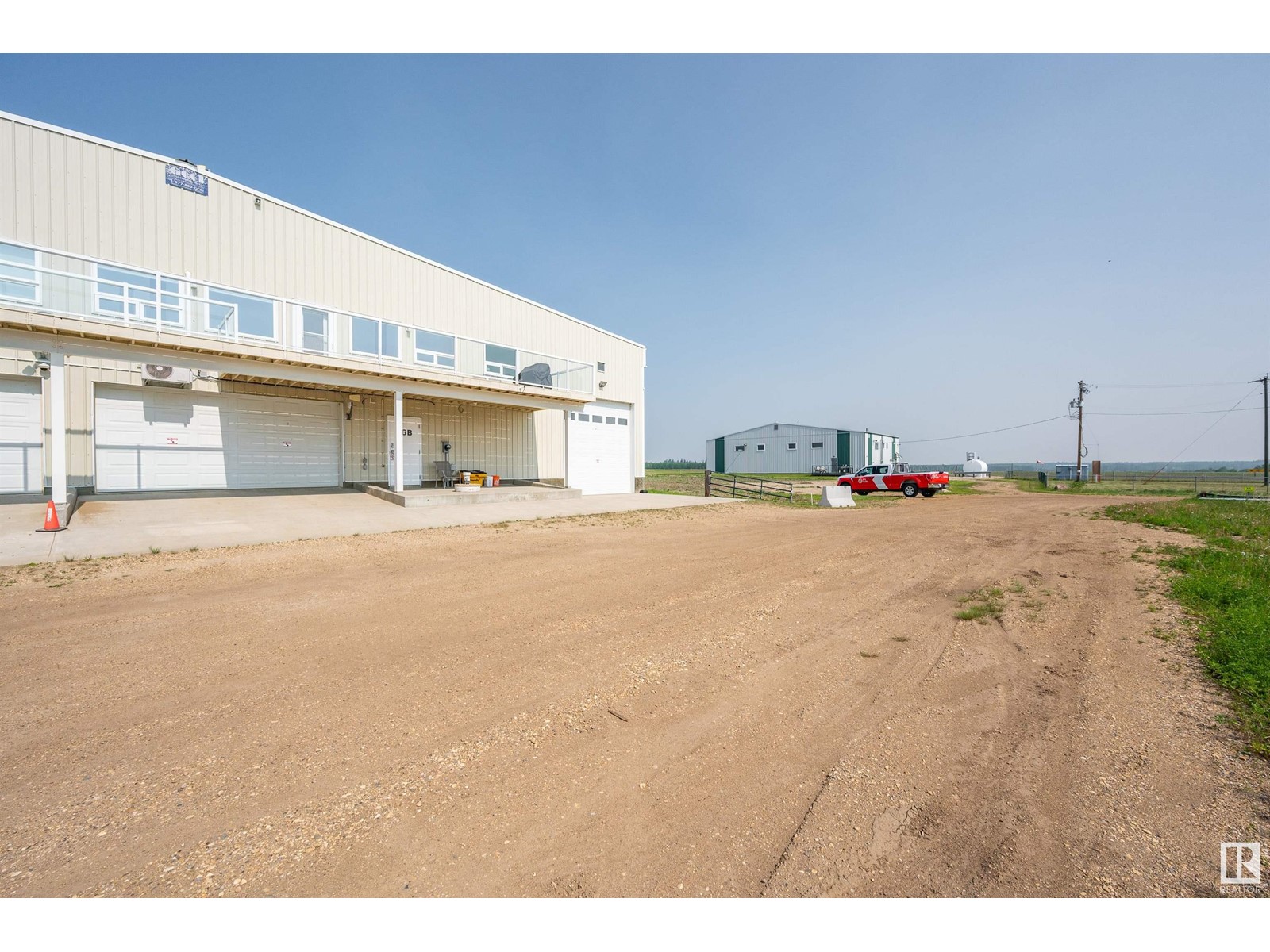 #76B 51401 RGE ROAD 221