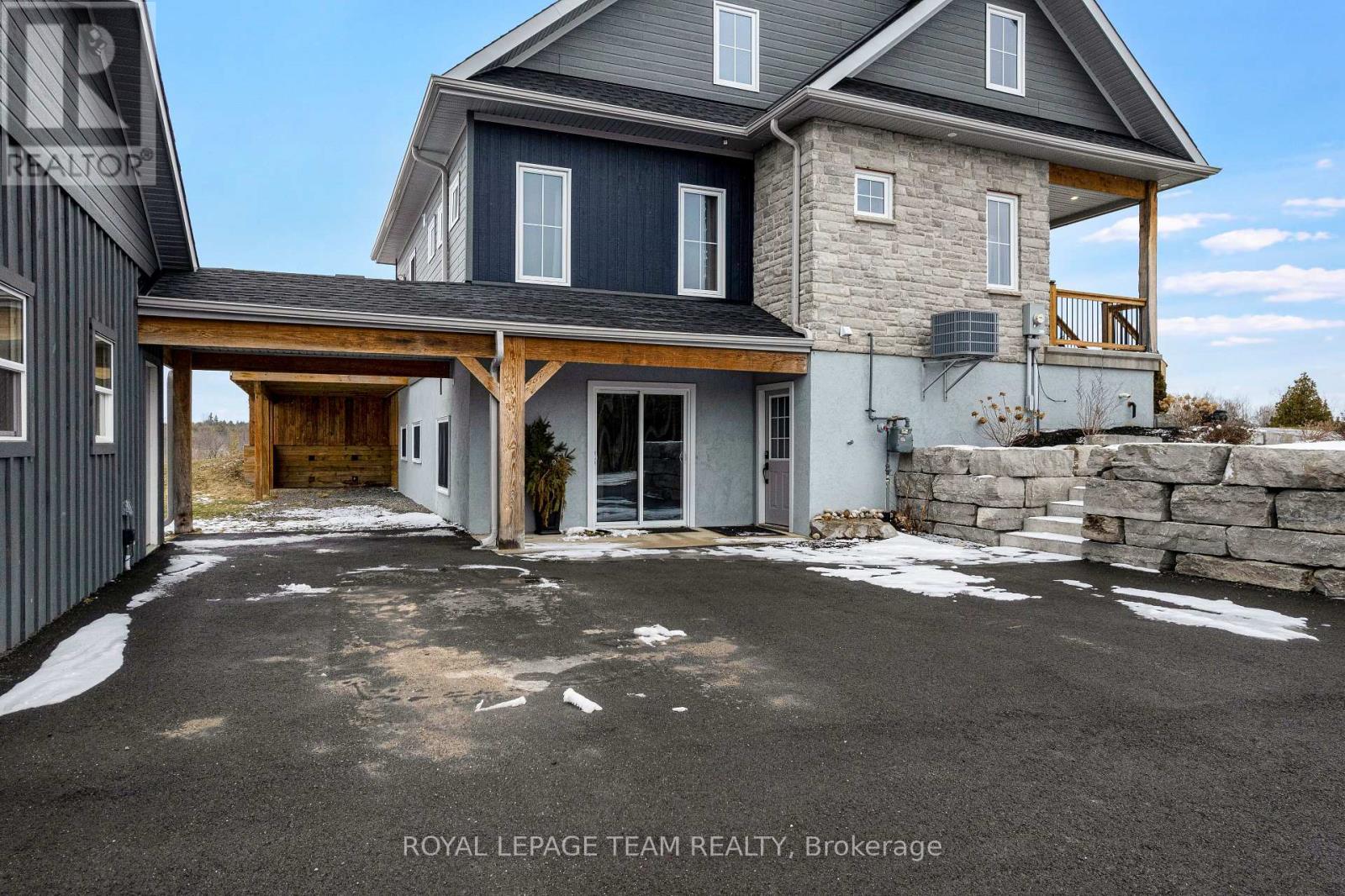 114 CHARLES HOLDEN AVENUE