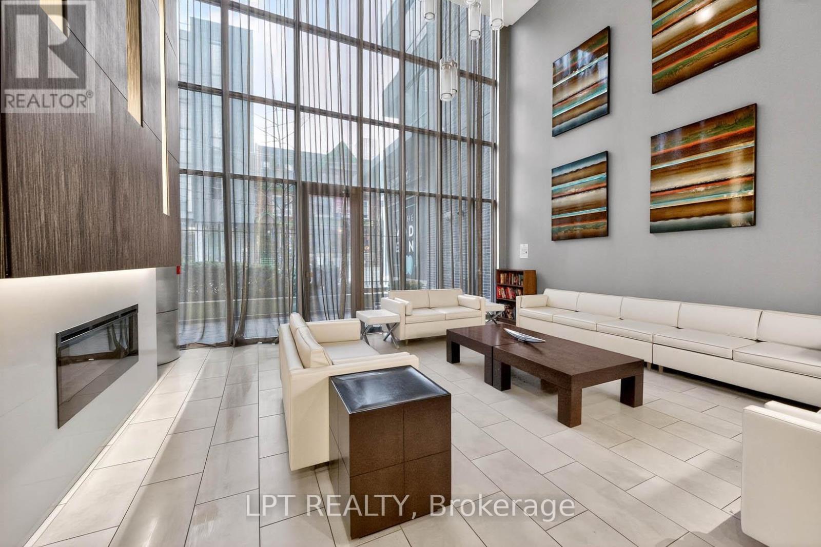 306 - 320 RICHMOND STREET E