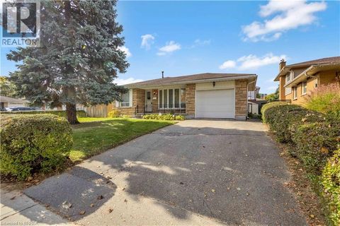 14 BURDOCK Boulevard Brantford ON N3R6B6
