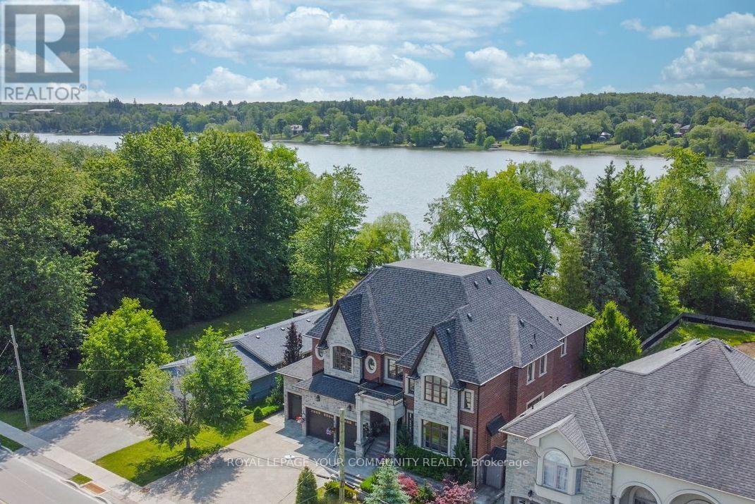 173 LAKELAND CRESCENT