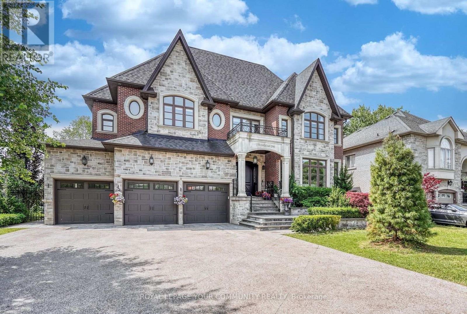 173 LAKELAND CRESCENT