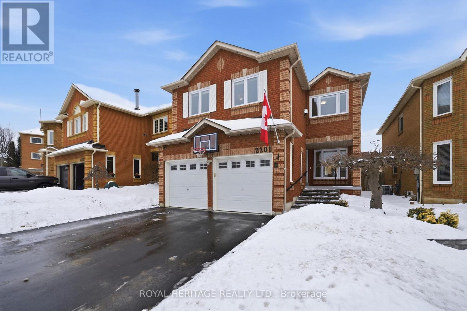 2201 WILDWOOD CRESCENT