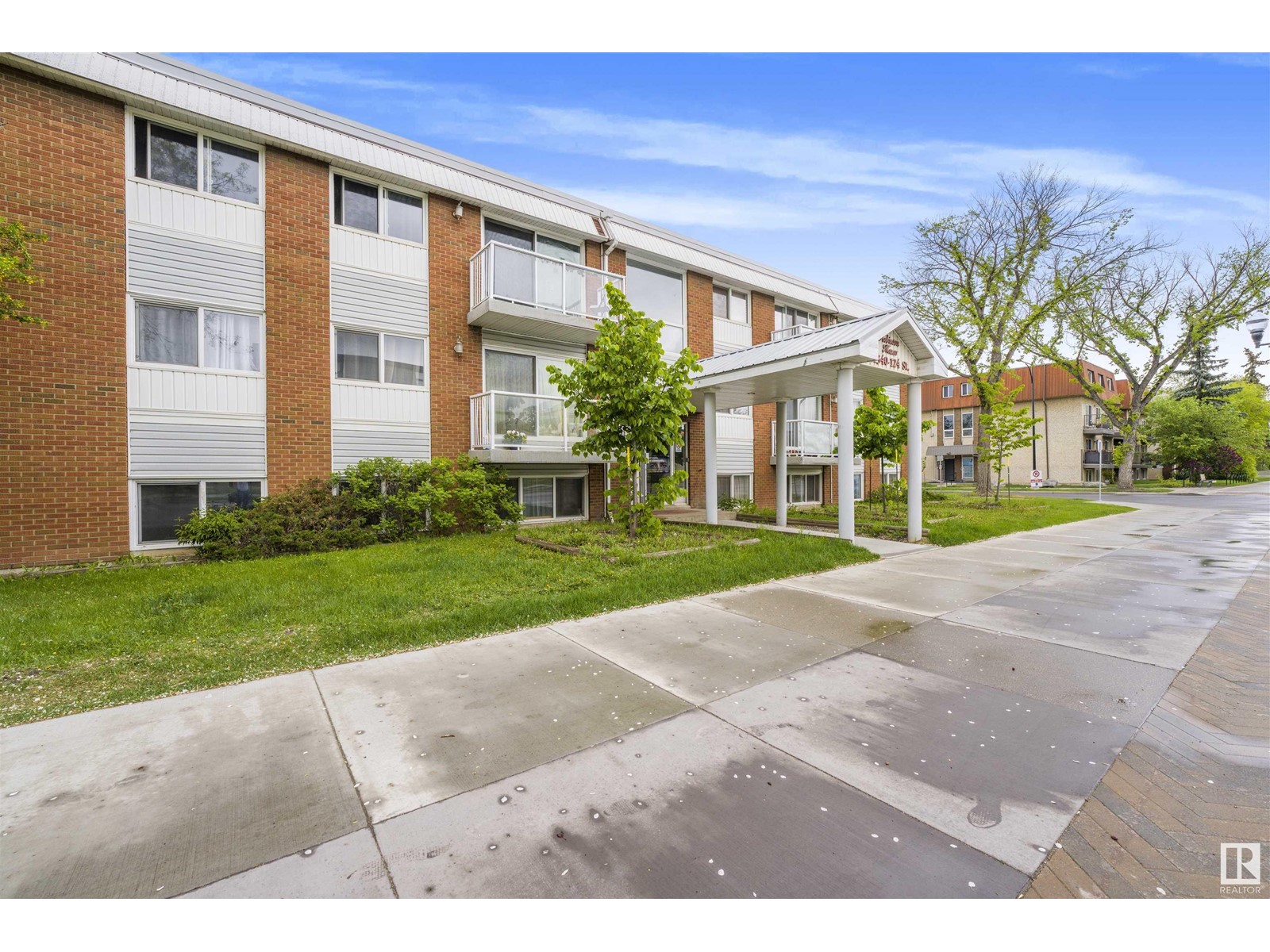 #303 11340 124 ST NW