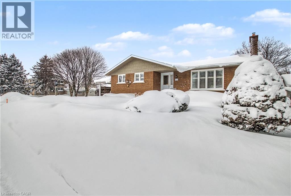 938 WELLINGTON Street