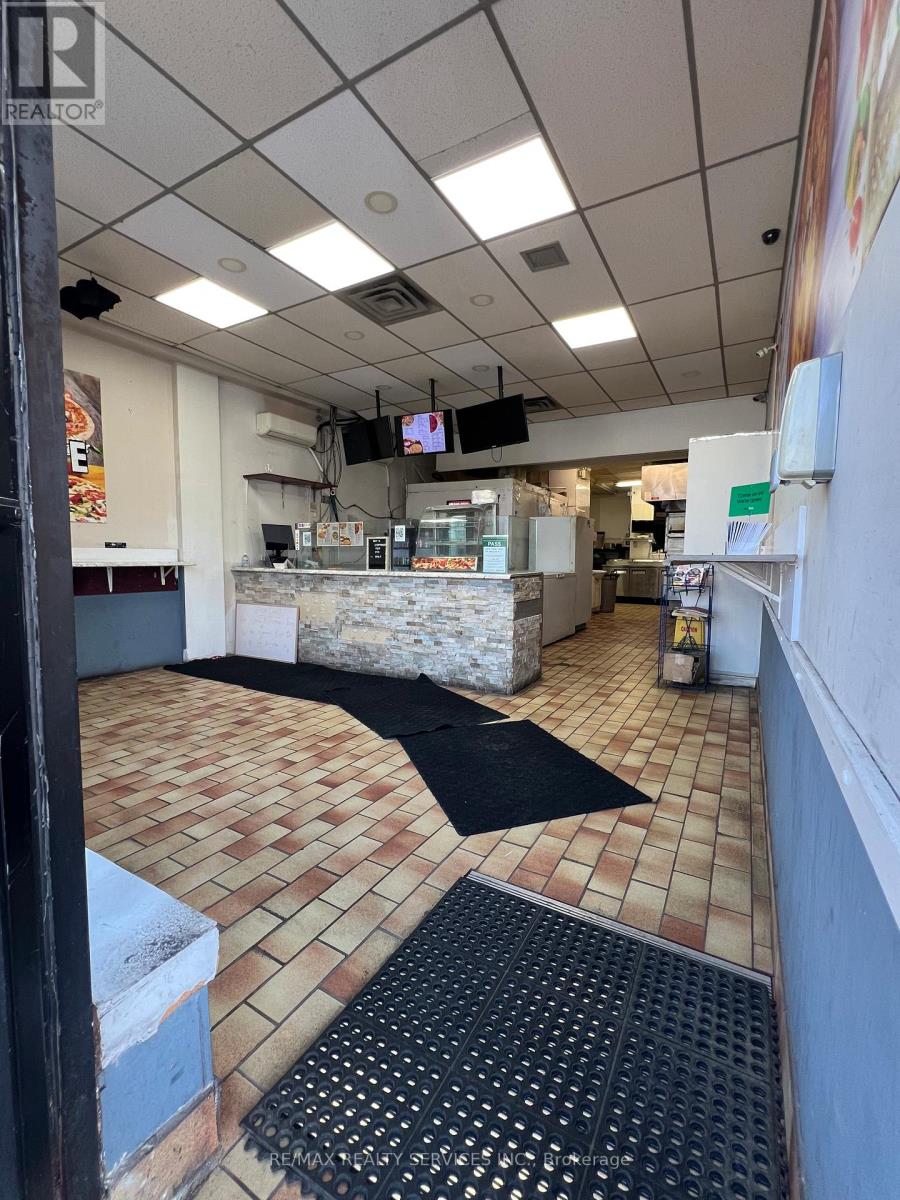 243 WHARNCLIFFE ROAD N