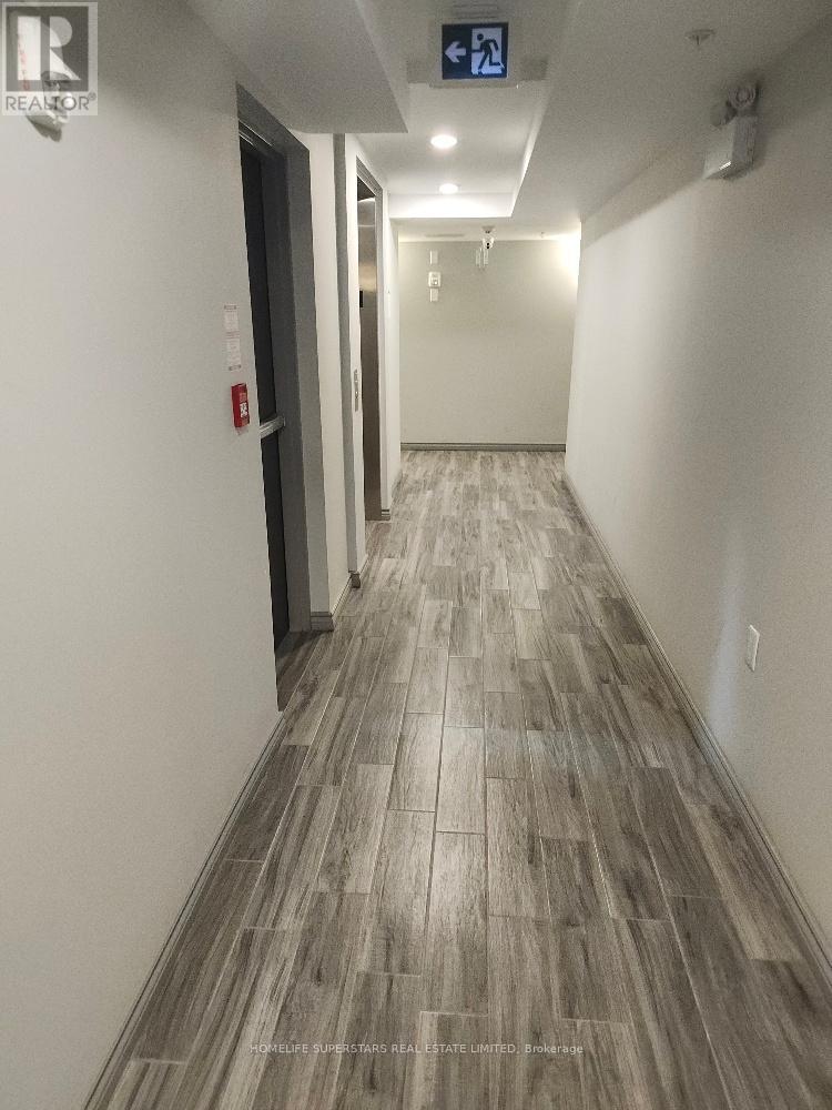 H 207 - 275 LARCH STREET