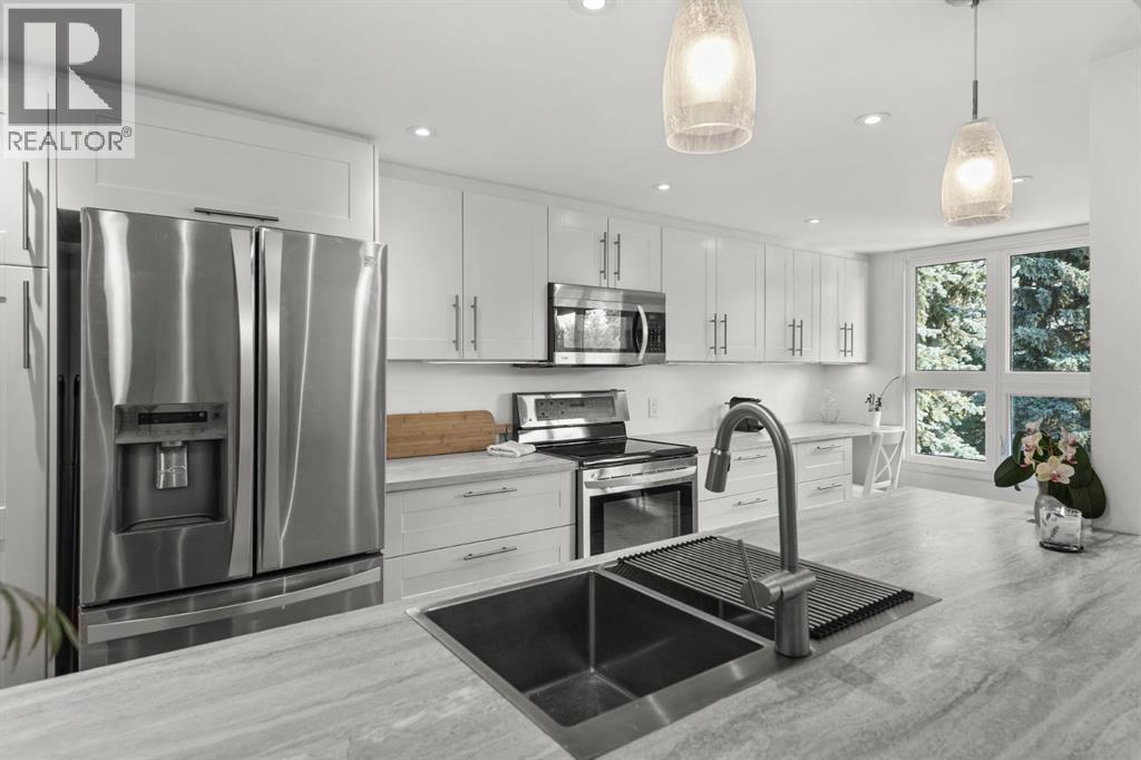 2 Canterbury Gardens SW