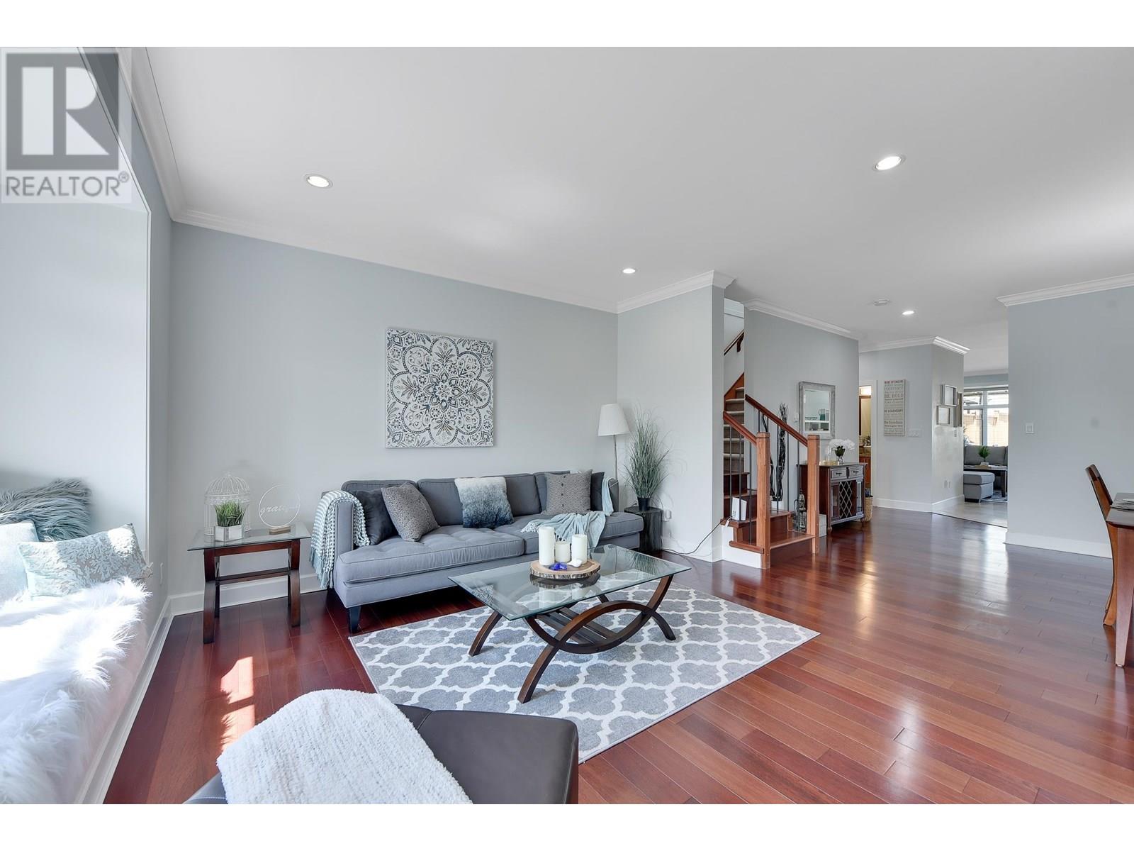 332 E 11TH STREET