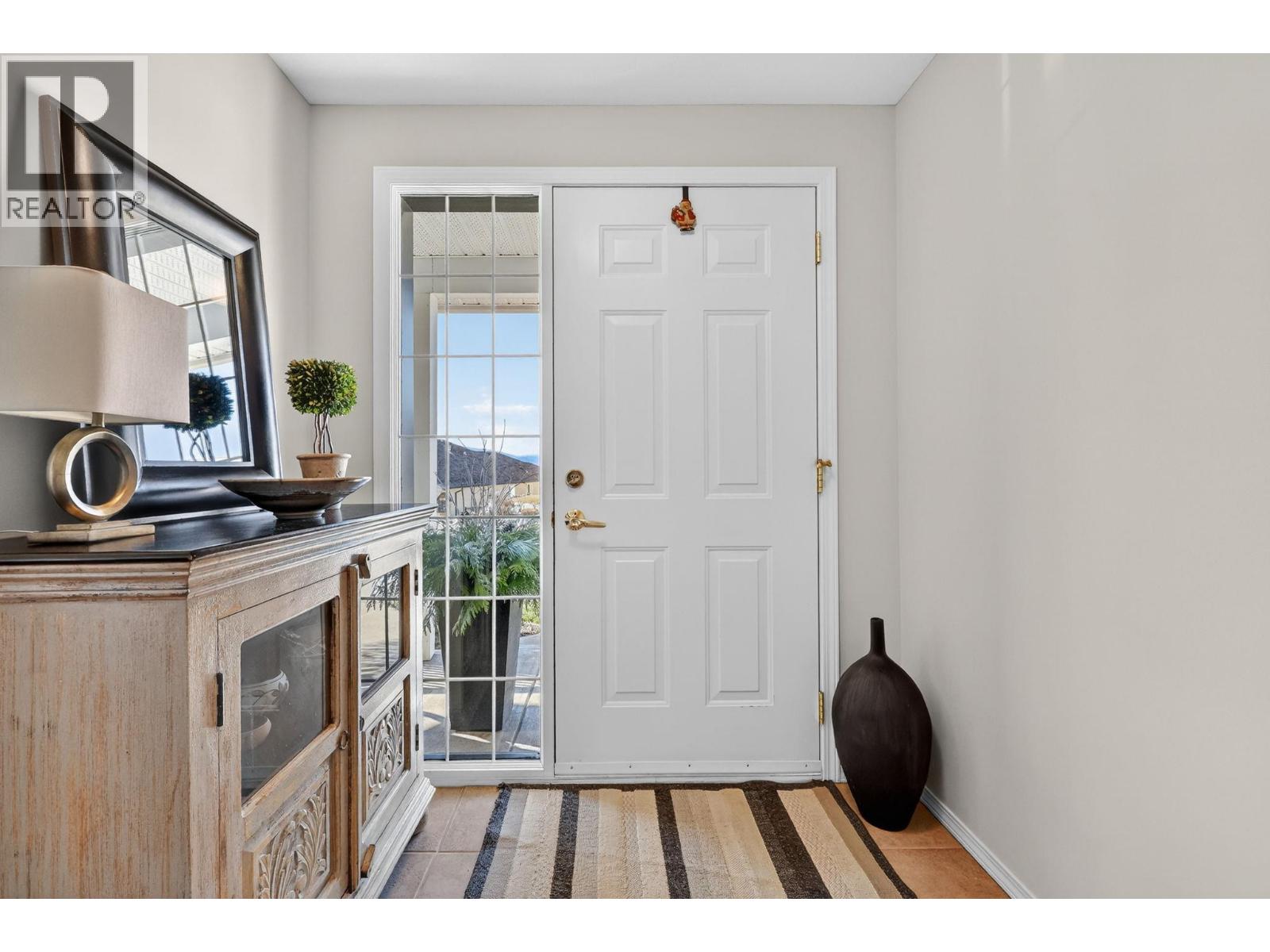 1568 Longley Crescent