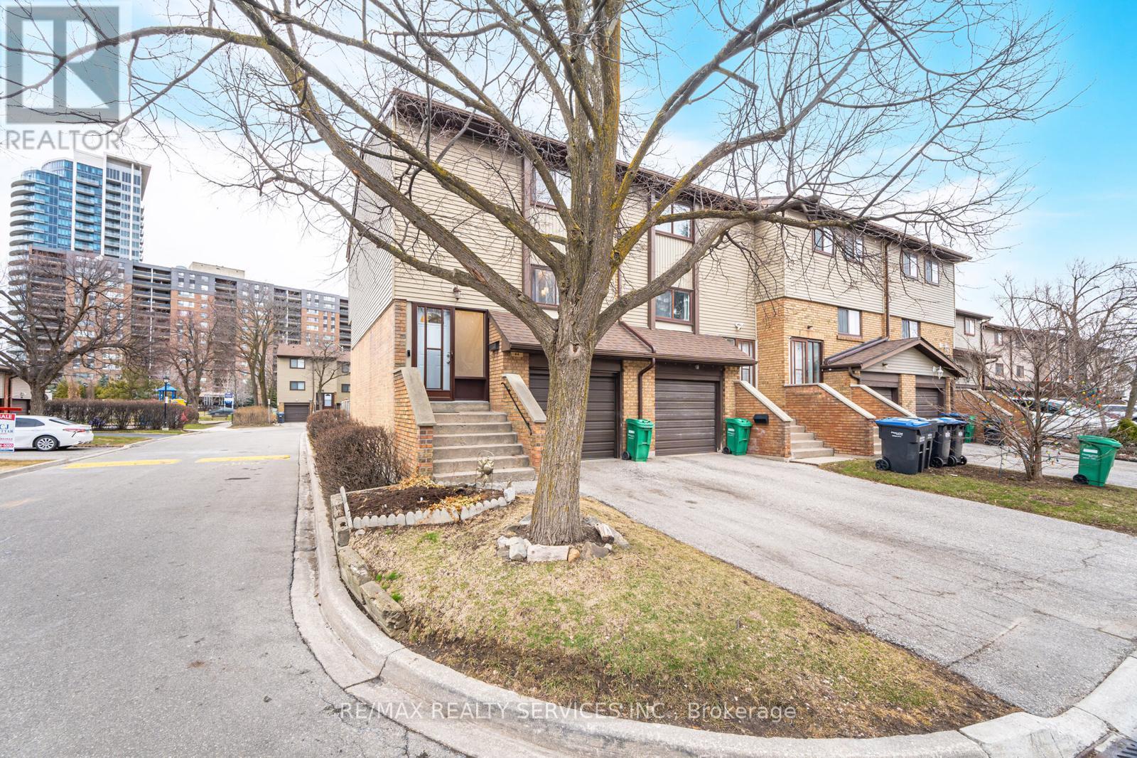 44 CARLETON PLACE