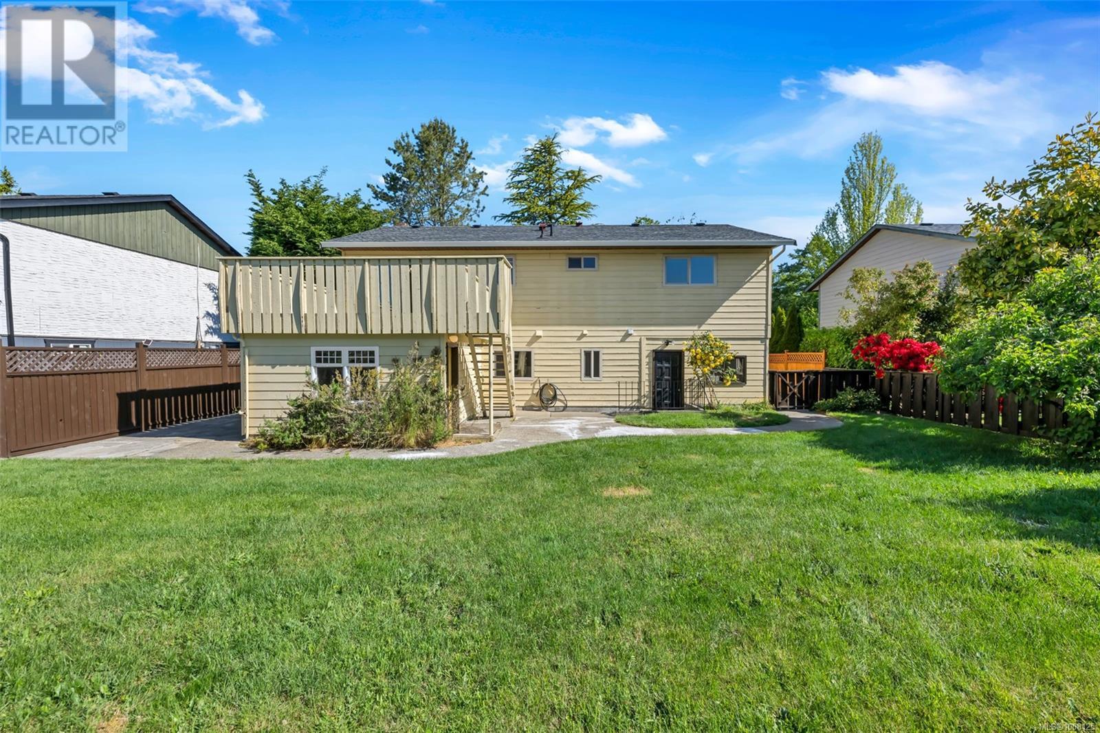 2225 Magnolia Pl