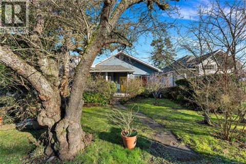 9679 Seventh St Sidney BC V8L2V6