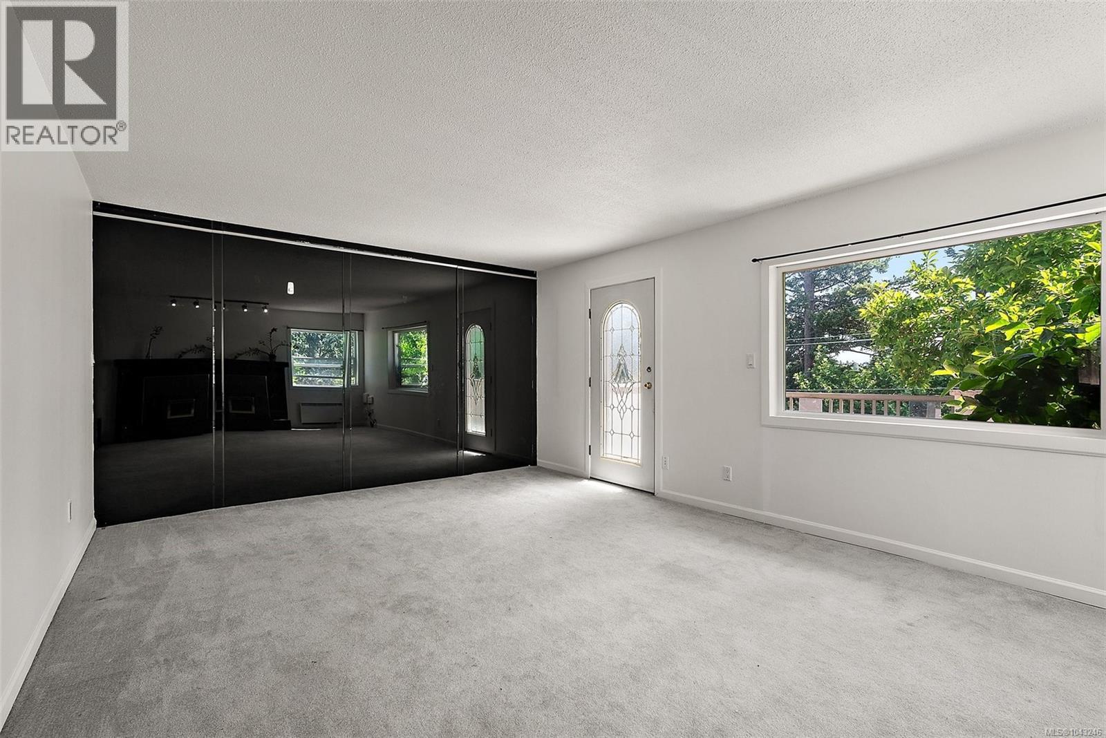 1224 Mariposa Ave