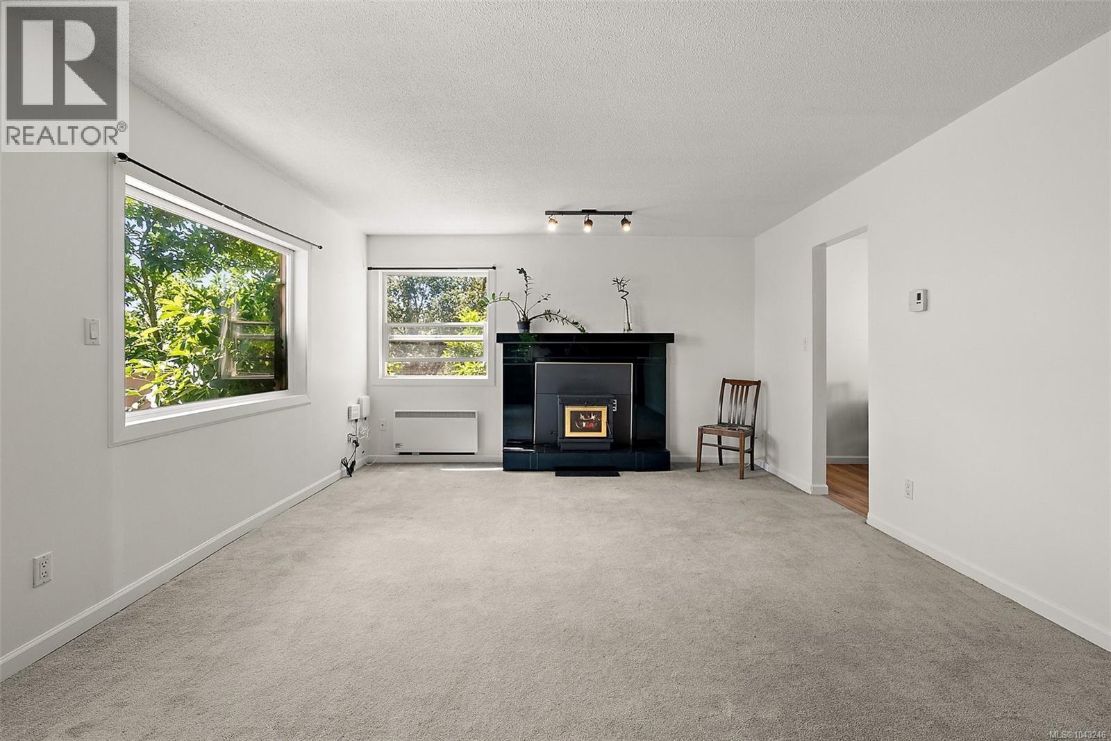 1224 Mariposa Ave