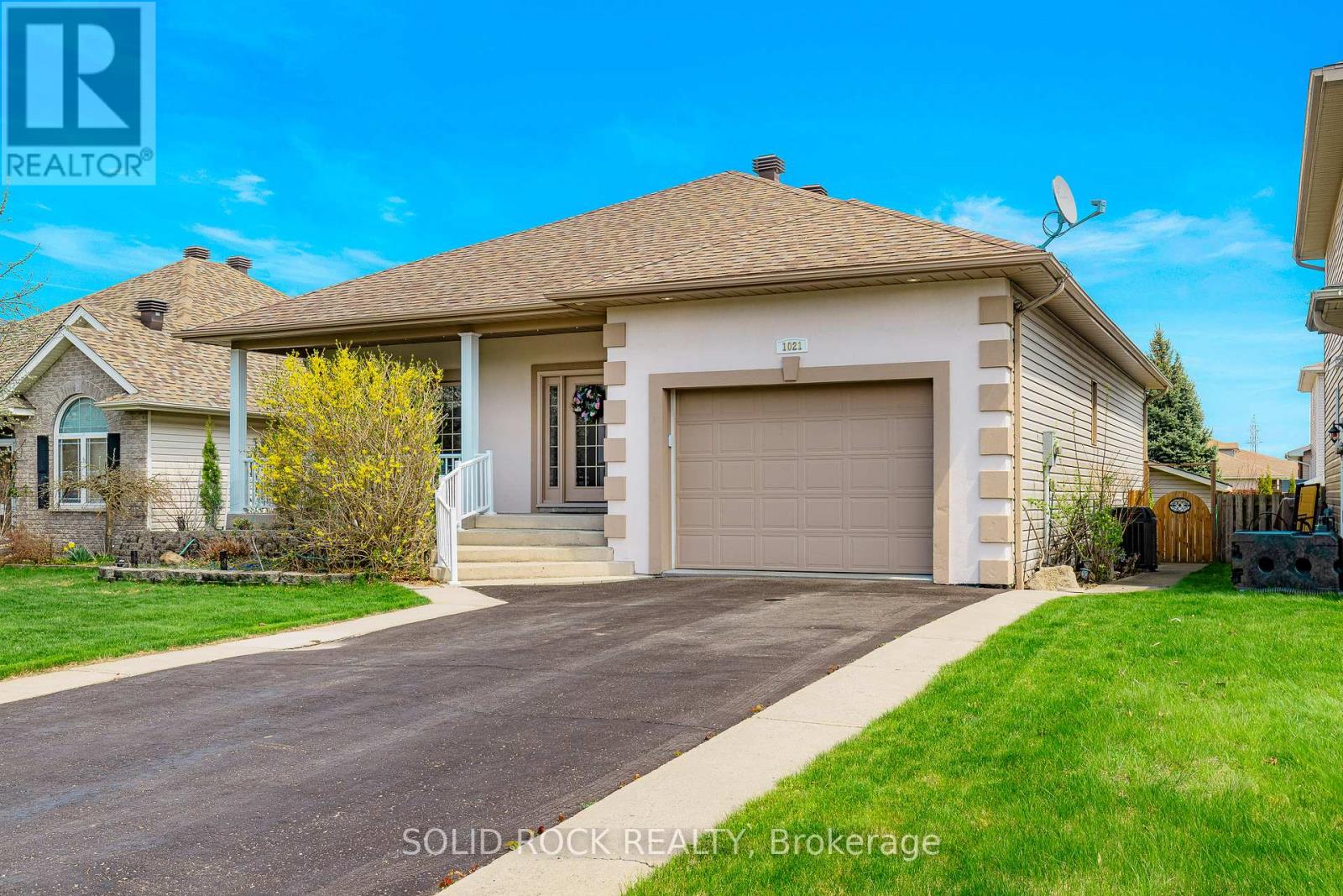 1021 CRESTWOOD DRIVE