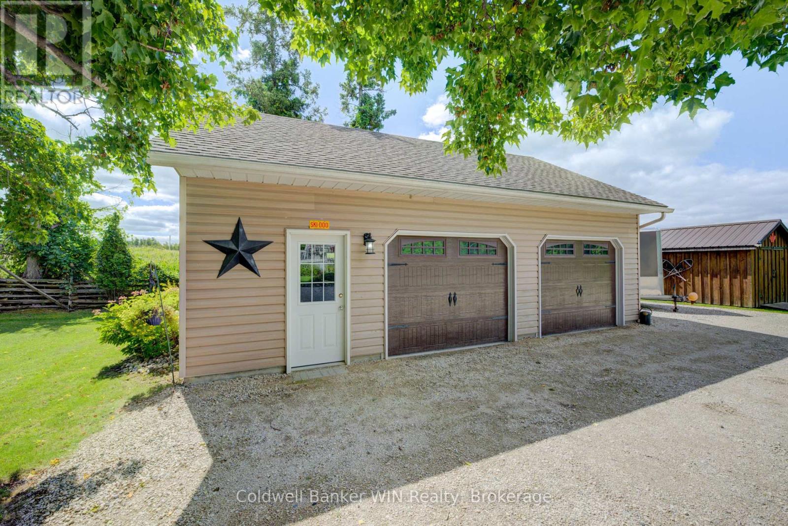 392774 SOUTHGATE 39 SIDE ROAD