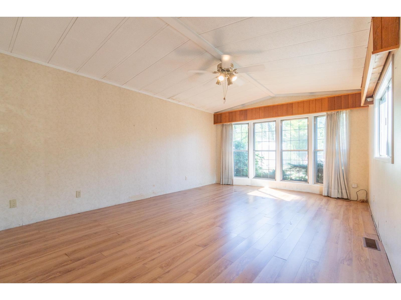224 45835 SLEEPY HOLLOW ROAD|Cultus Lake East