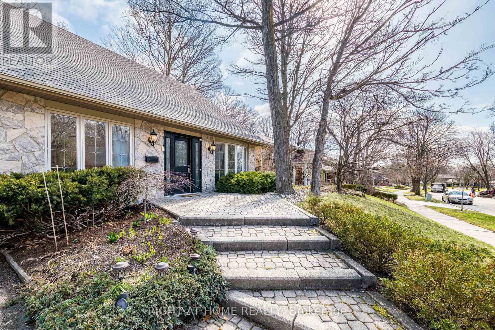 1941 FOUR SEASONS DRIVE