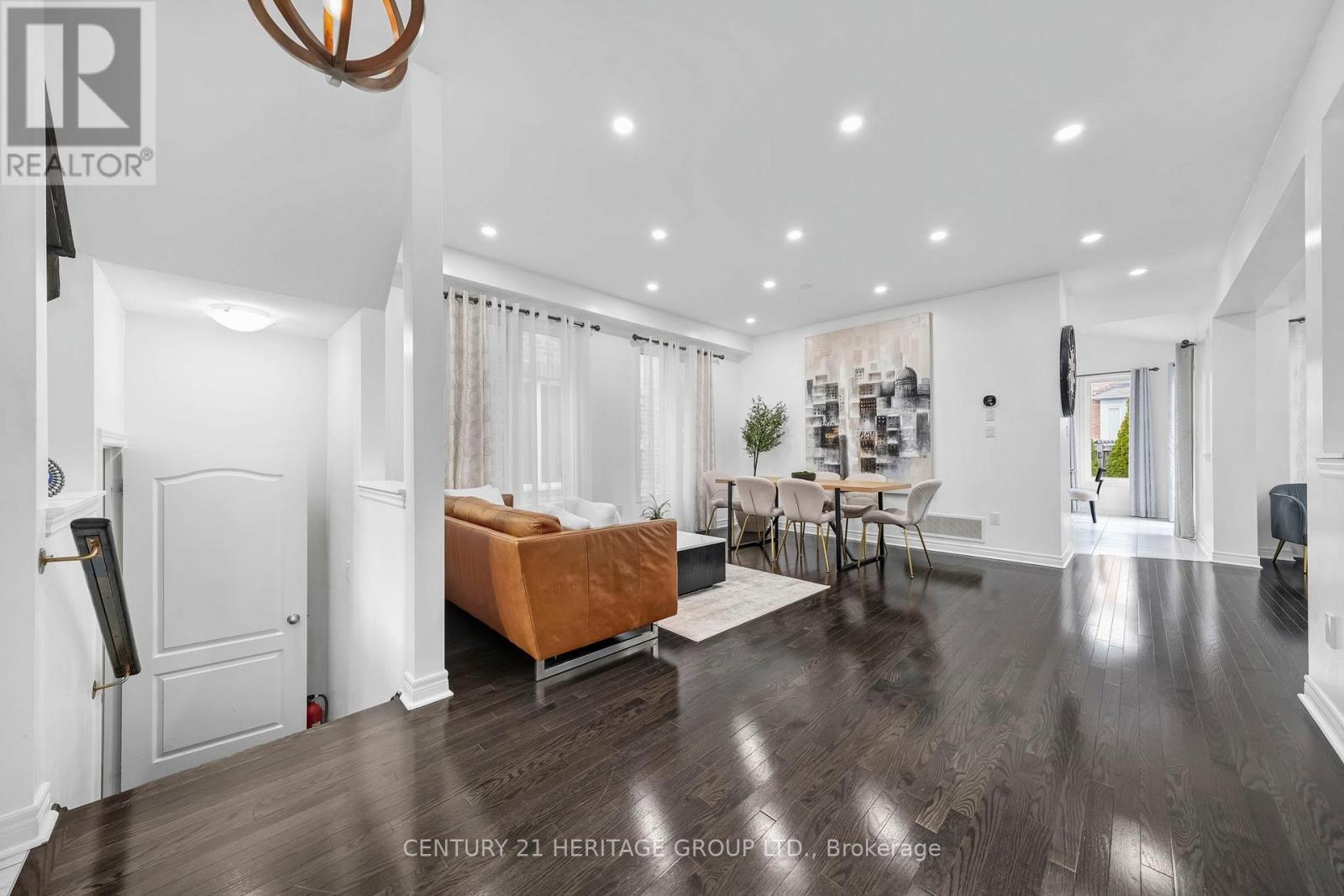 32 AMBERWING LANDING
