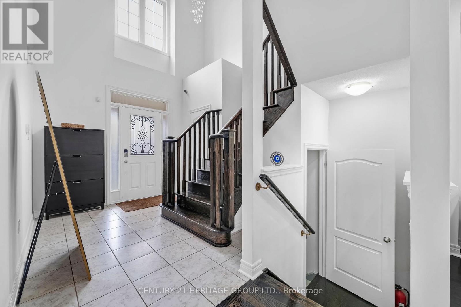 32 AMBERWING LANDING