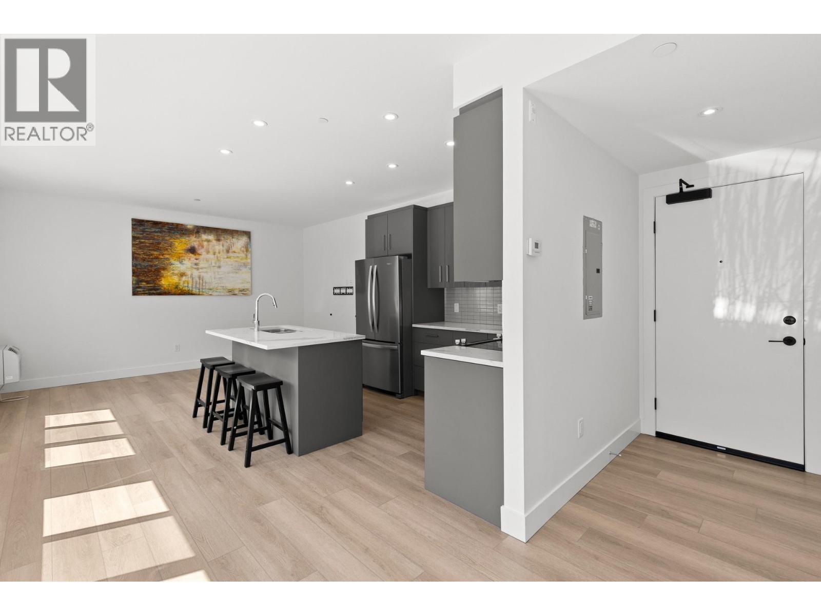 3434 Mckinley Beach Drive Unit# 103